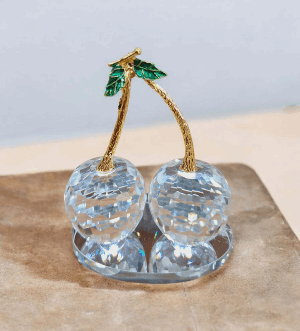 figura staklena, dekoracija, figura višnja