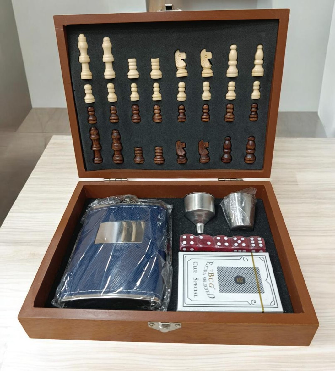 POKLON SET (ŠAH+ČUTURICA +POKER) 24*18cm 80567