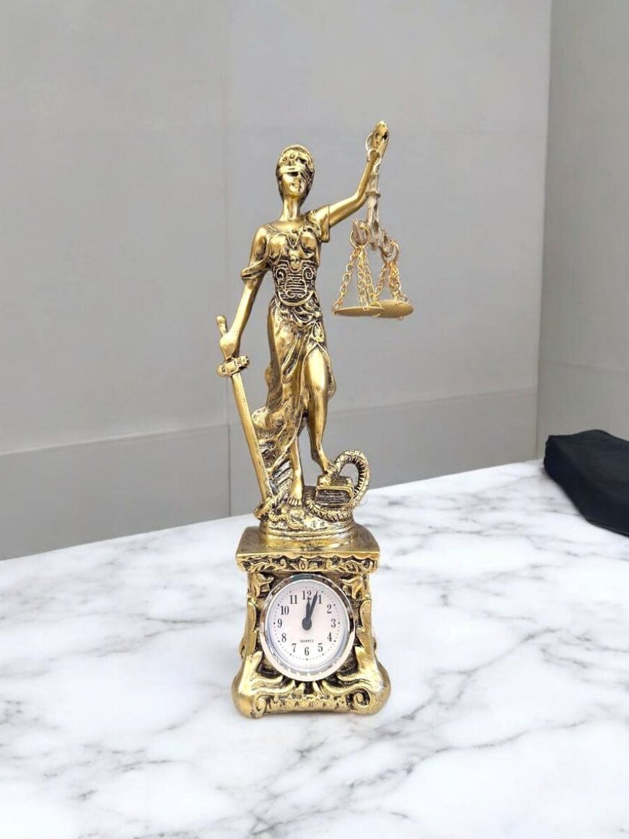 50059 ZLATNA FIGURA SA SATOM zlatna figura, figura sa satom