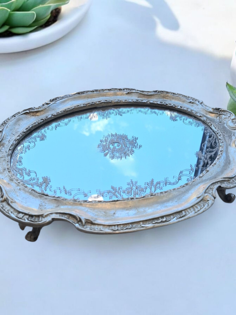 poslužavnik, tacna, posluzaonik, barokni poslužavnik, poslužavnik antik, poslužavnik sa ogledalom, srebrni poslužavnik, poslužavnici srebrni