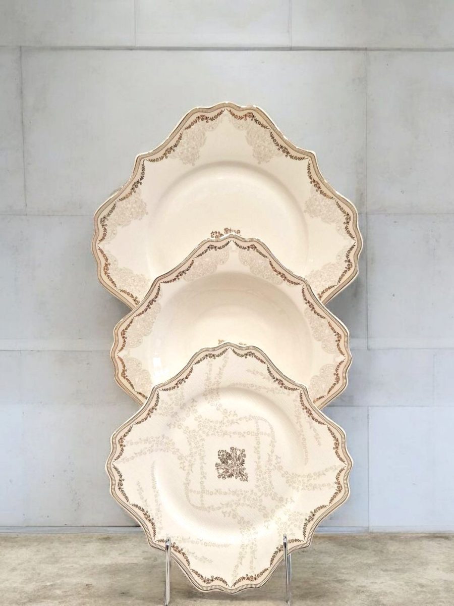 tanjiri, servis, servis za ručavanje, servisi za ručavanje, elwgantni tanjiri, elegantni servisi, moderni servisi, romantic lace tanjiri, romantic lace servis