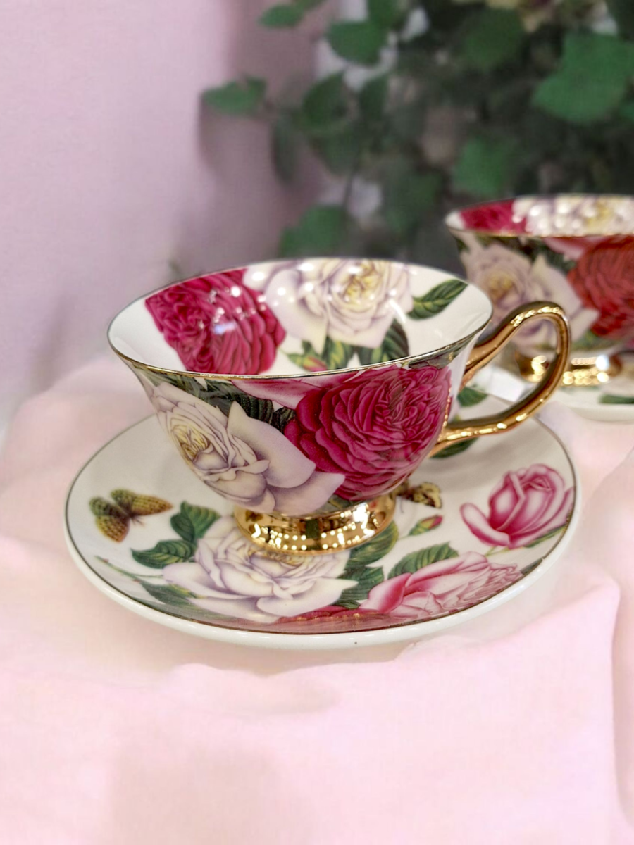 šolje za kafu, dve šolje za kafu, šolje sa ružama, moderne šolje za kafu, elegantne šolje za kafu