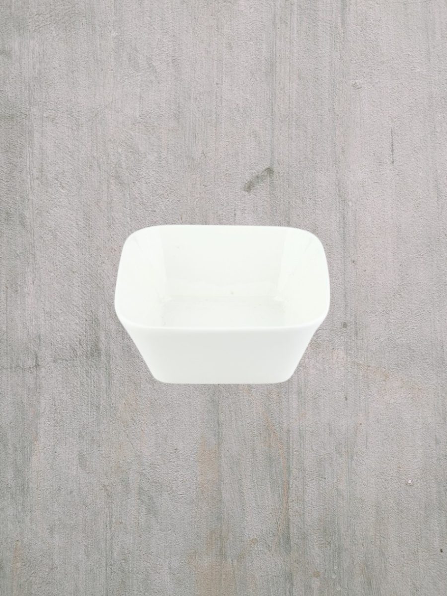 činija, keramička činija bele boje