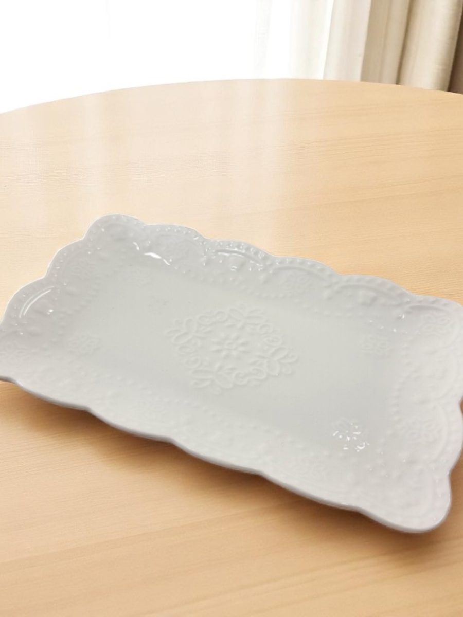 tacna, tacna za posluživanje hrane, dekorativna tacna, tacna bele boje