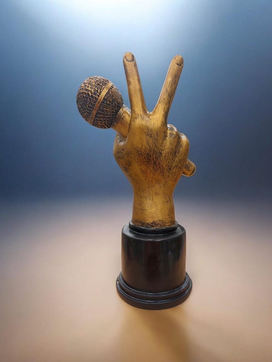 Figura mikrofon . 11135